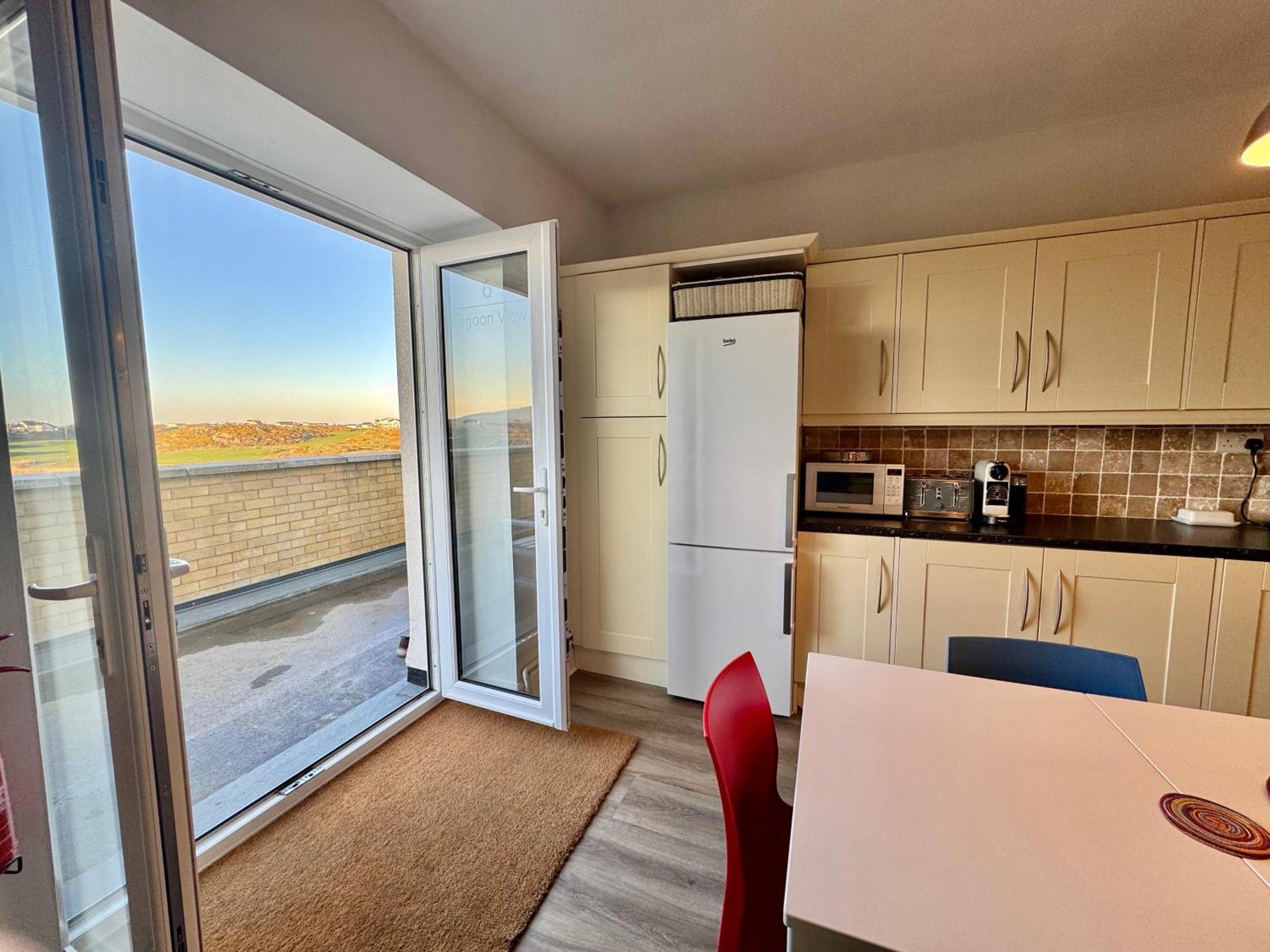 Lagoon View - Sea View- Pet Friendly - 2 Bed Apt - En-Suite Trearddur Exterior foto