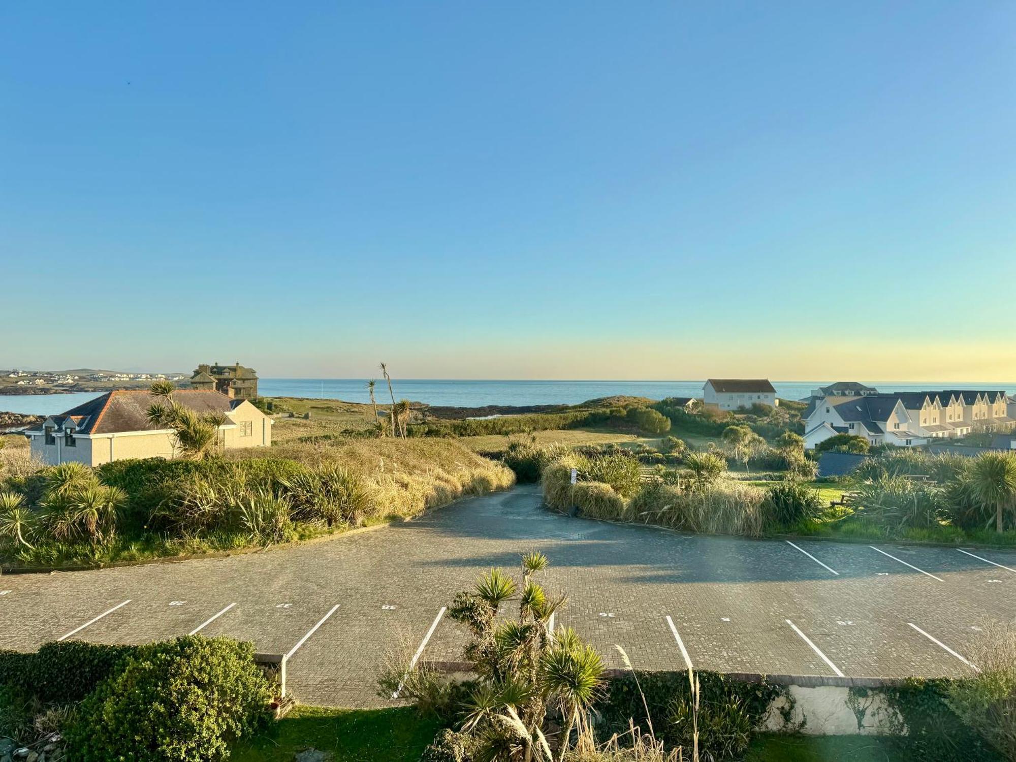 Lagoon View - Sea View- Pet Friendly - 2 Bed Apt - En-Suite Trearddur Exterior foto