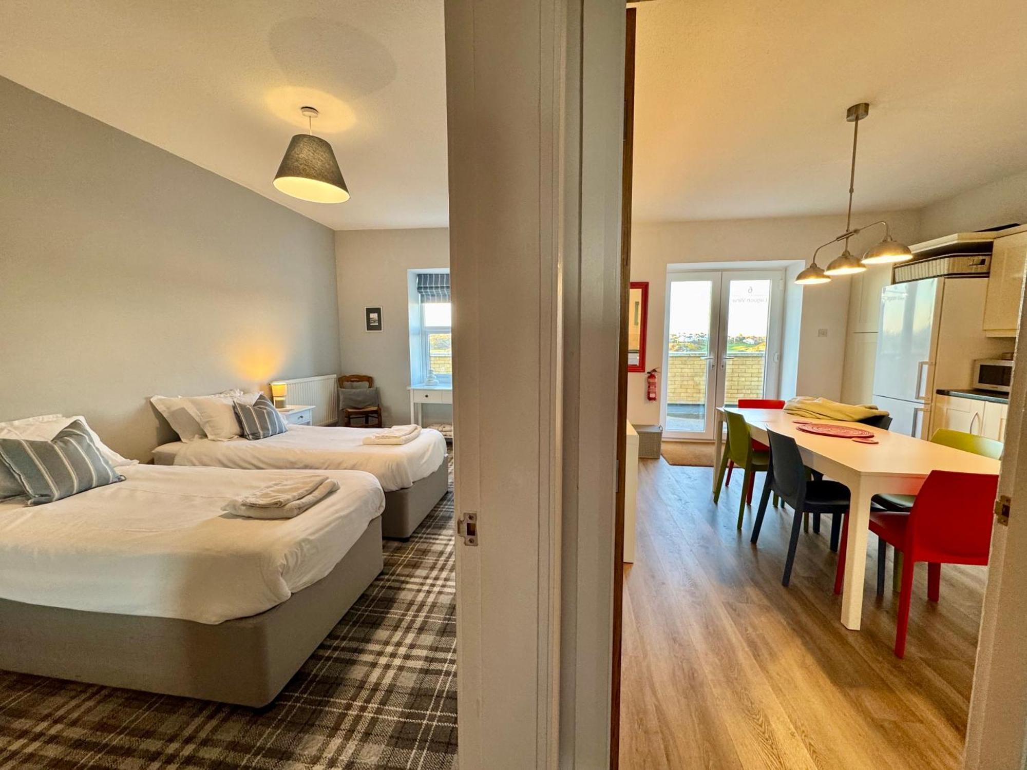 Lagoon View - Sea View- Pet Friendly - 2 Bed Apt - En-Suite Trearddur Exterior foto